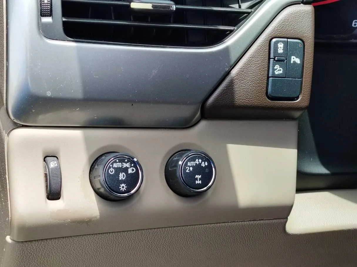 Car image 23