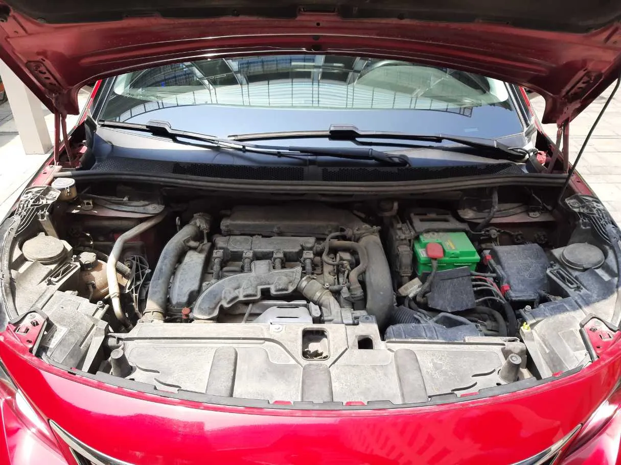 Car image 18