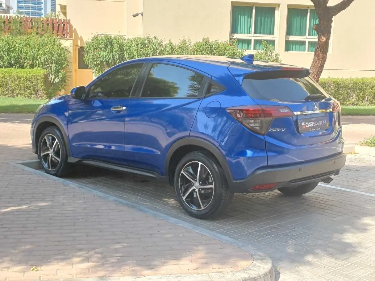 Car image 7