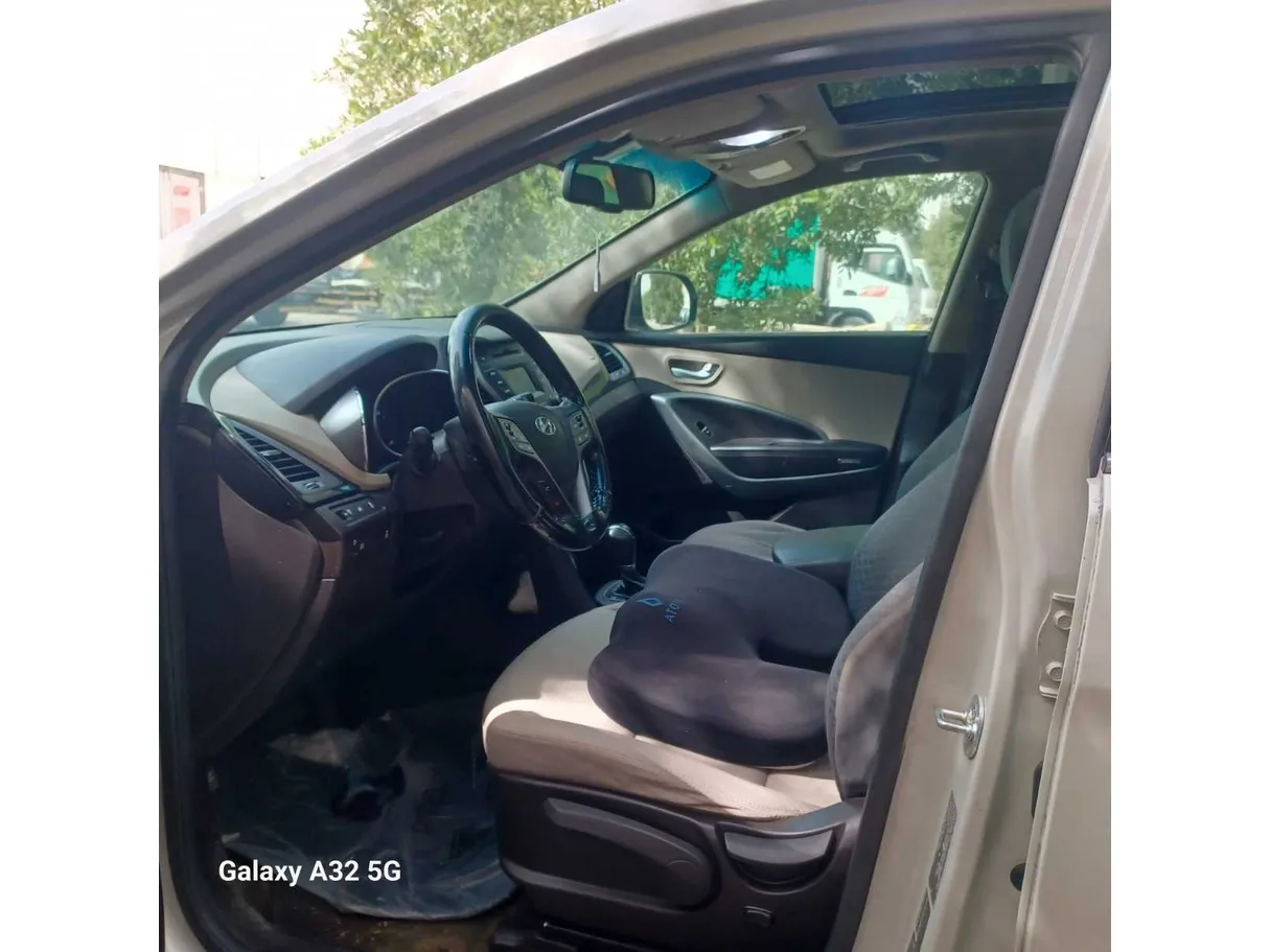 Car image 24