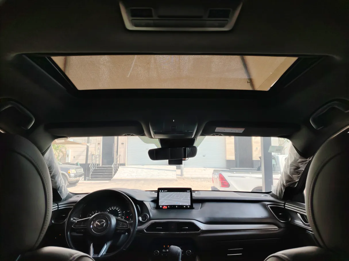 Car image 19