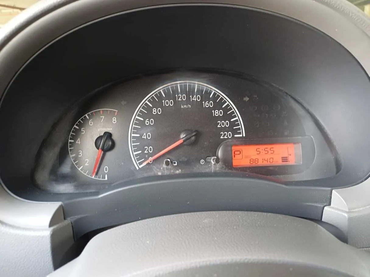 Car image 19