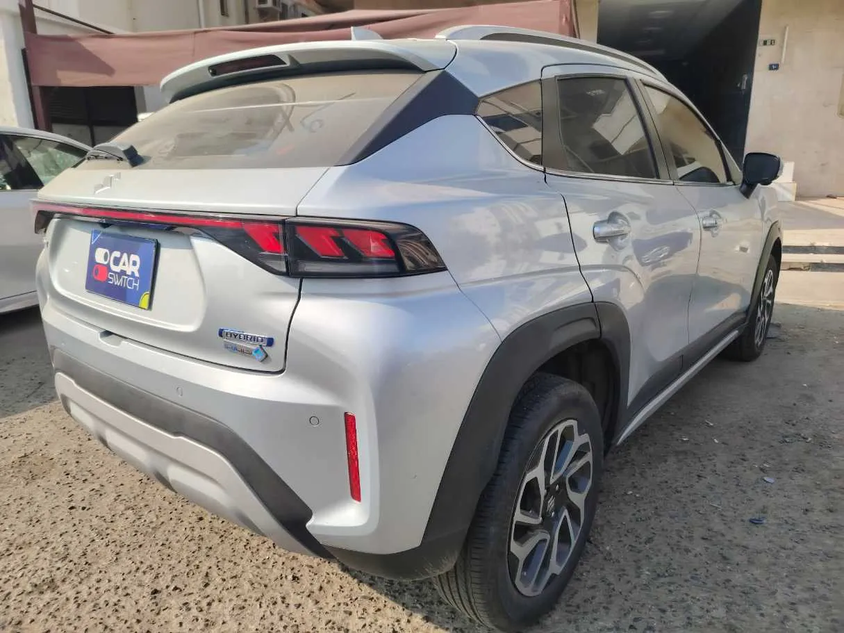Car image 5