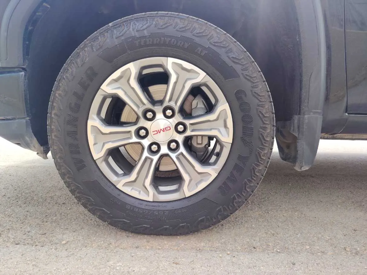 Car image 10