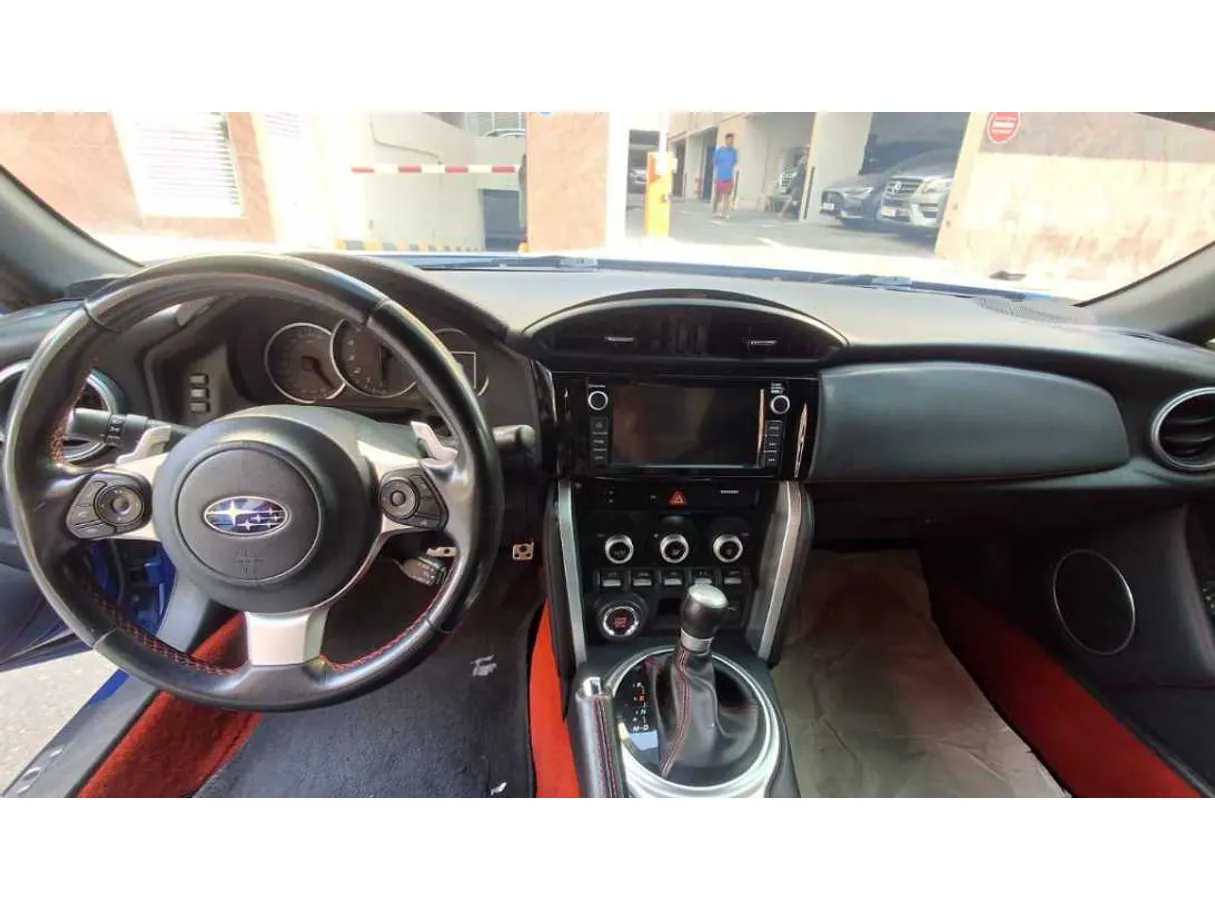 Car image 15