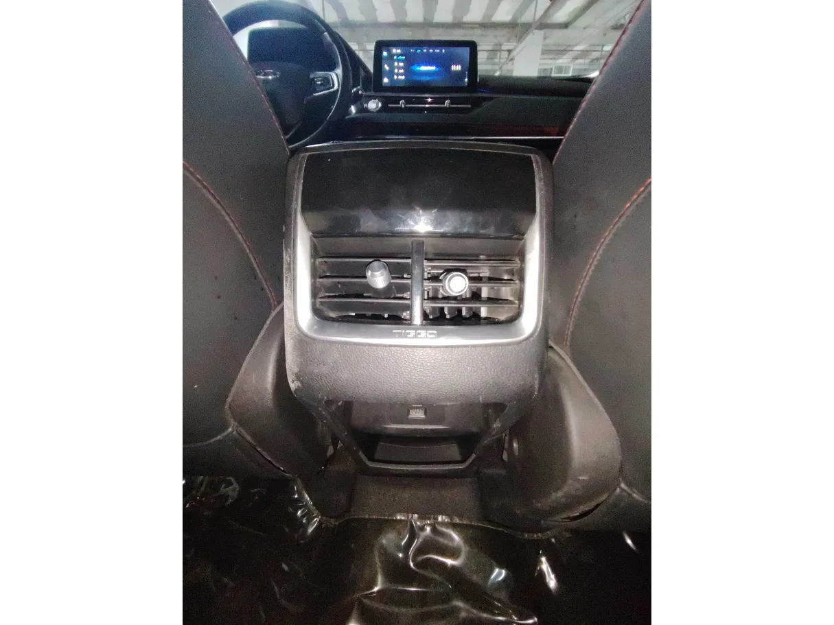 Car image 26