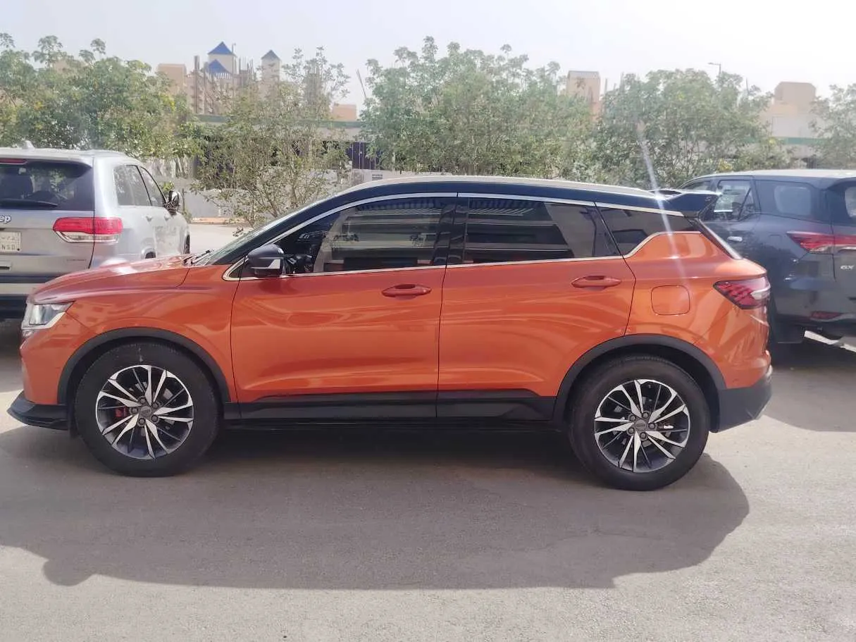 Car image 8