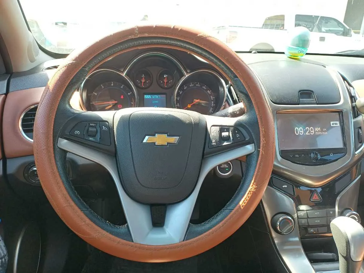 Car image 17