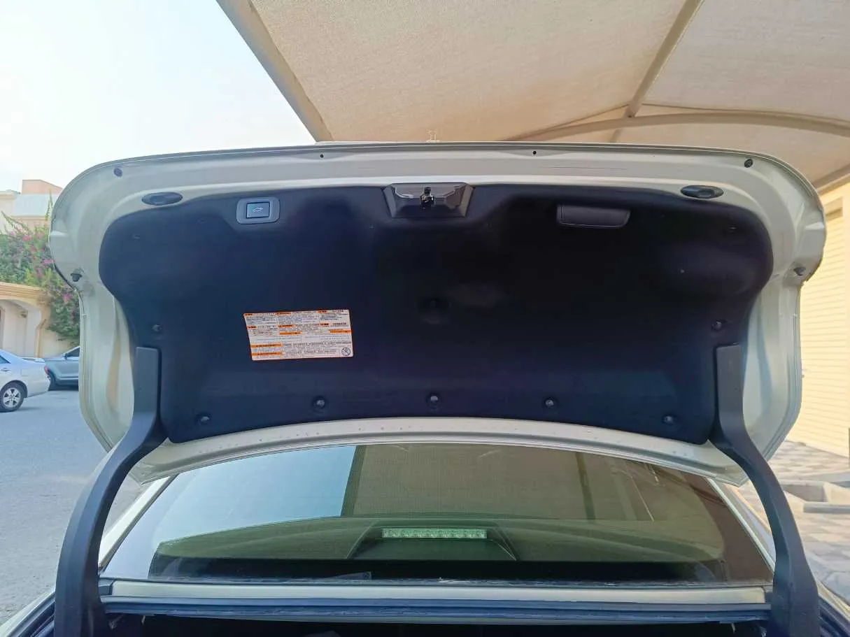 Car image 29