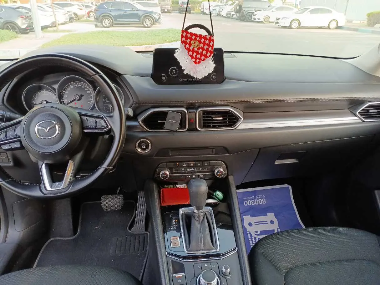 Car image 14