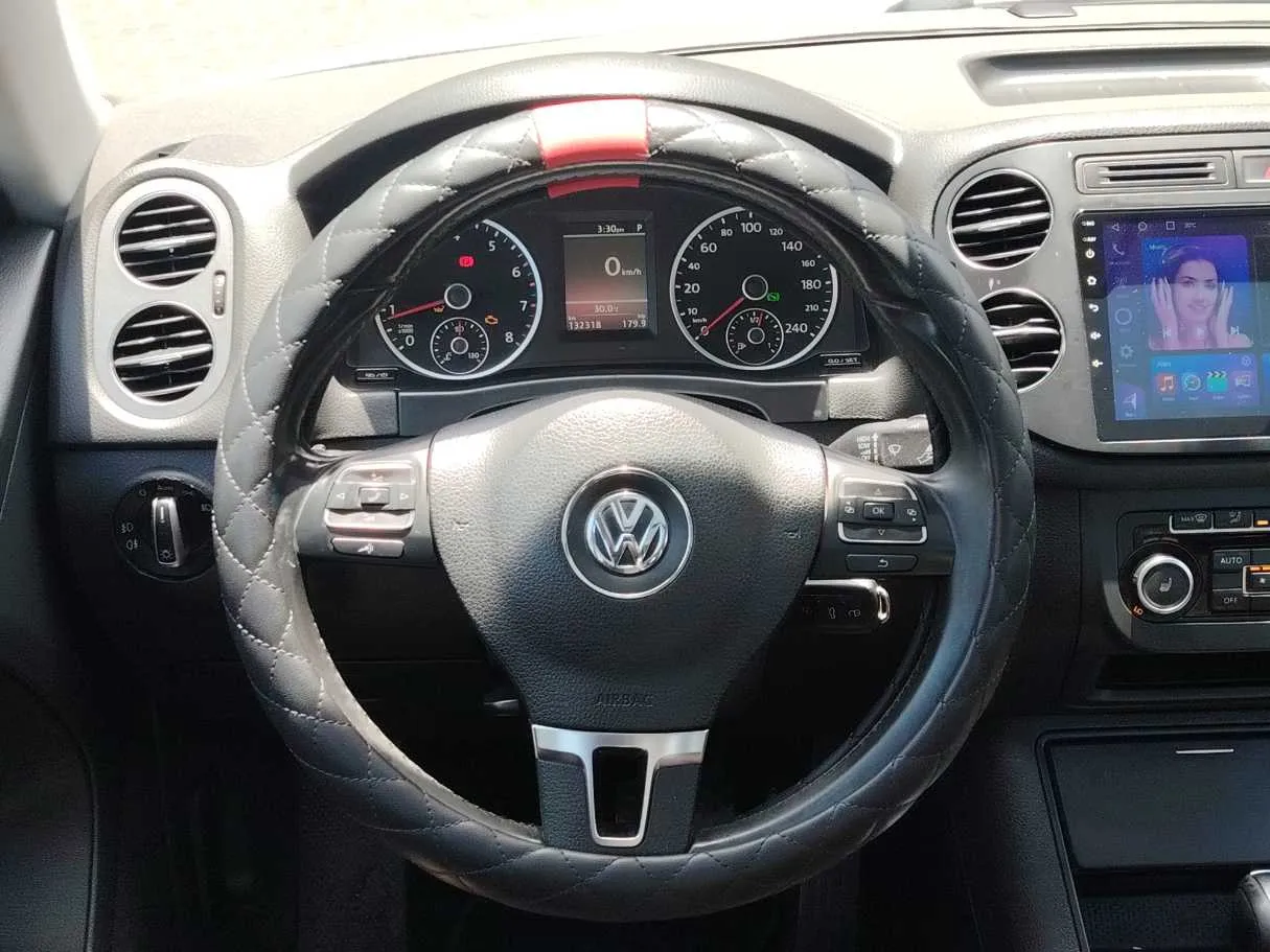 Car image 23