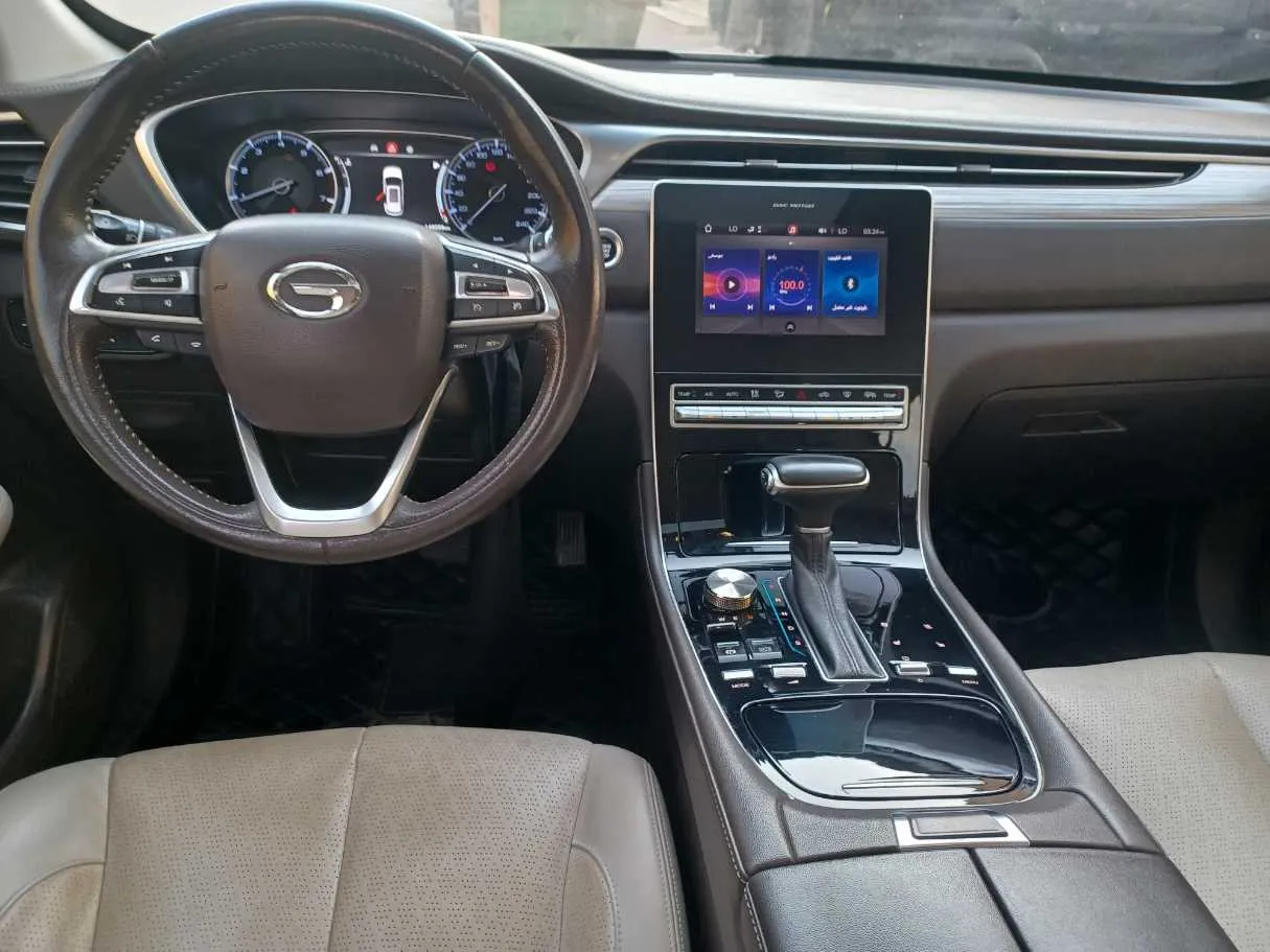 Car image 16