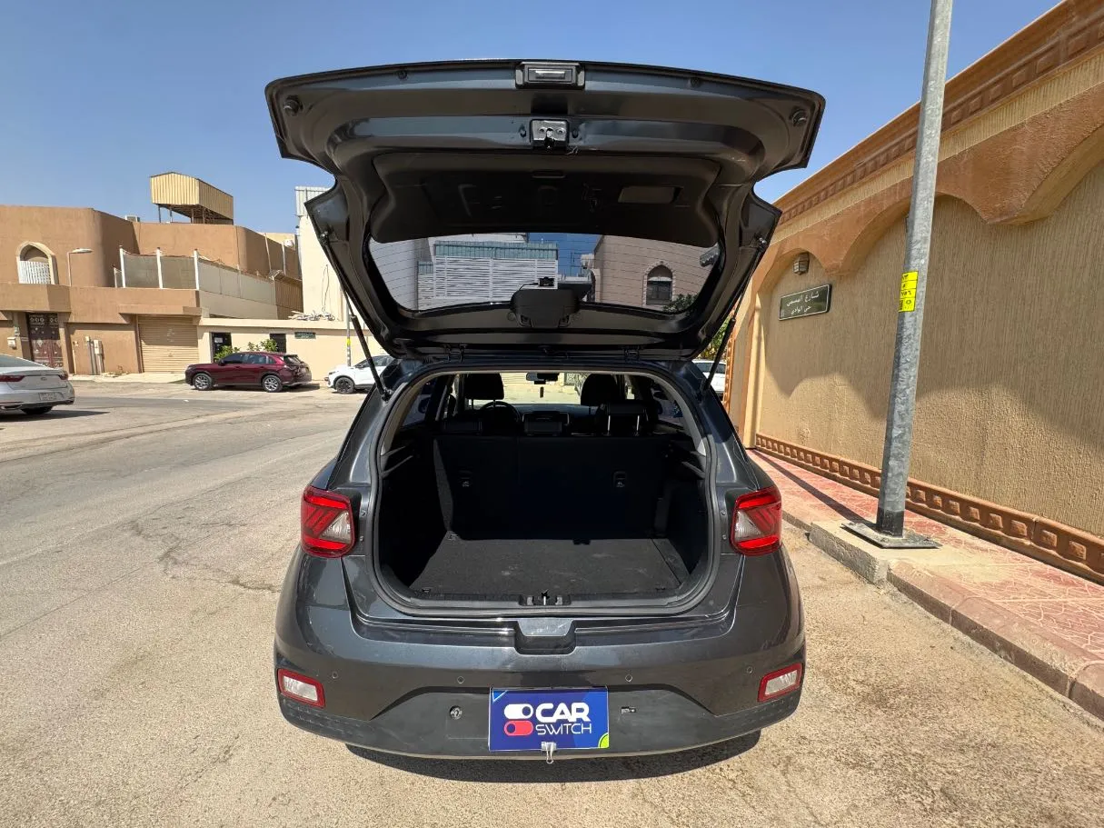 Car image 22