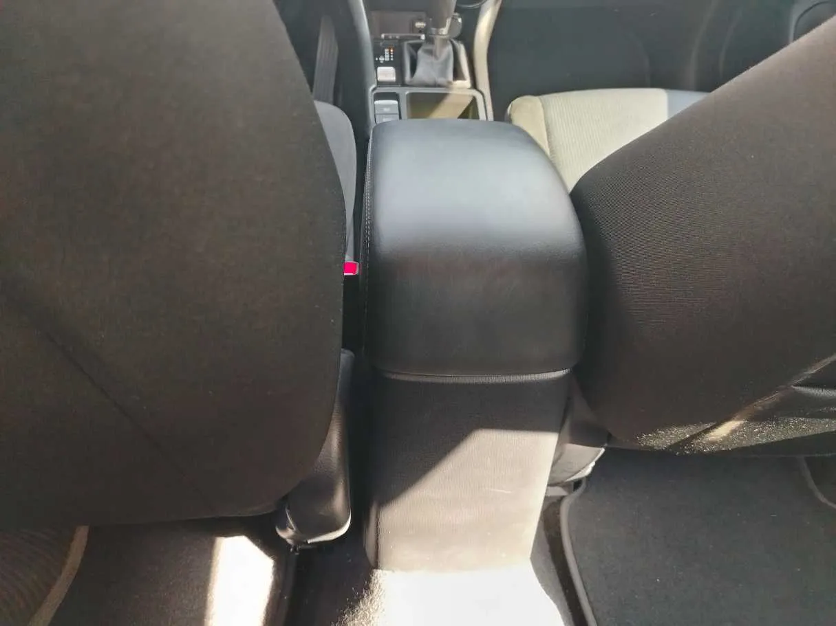Car image 37