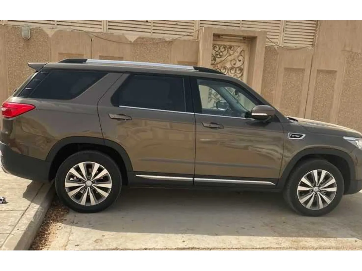 Car image 6