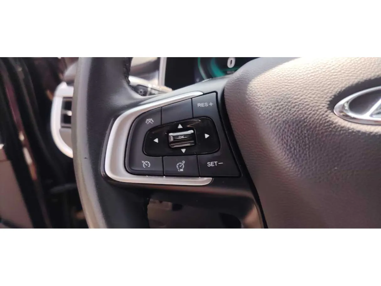 Car image 26