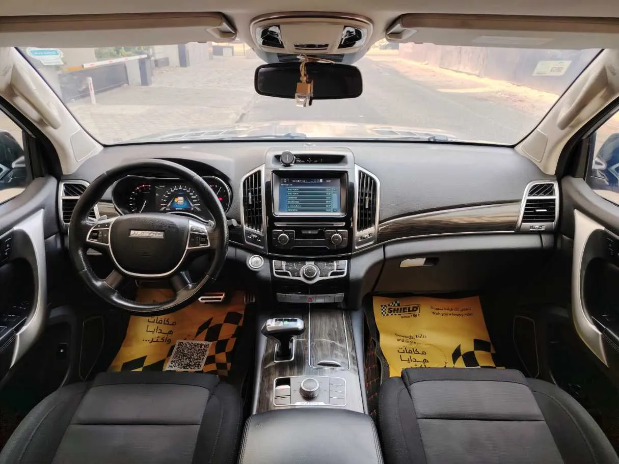 Car image 17
