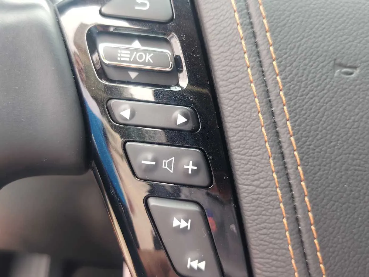 Car image 44