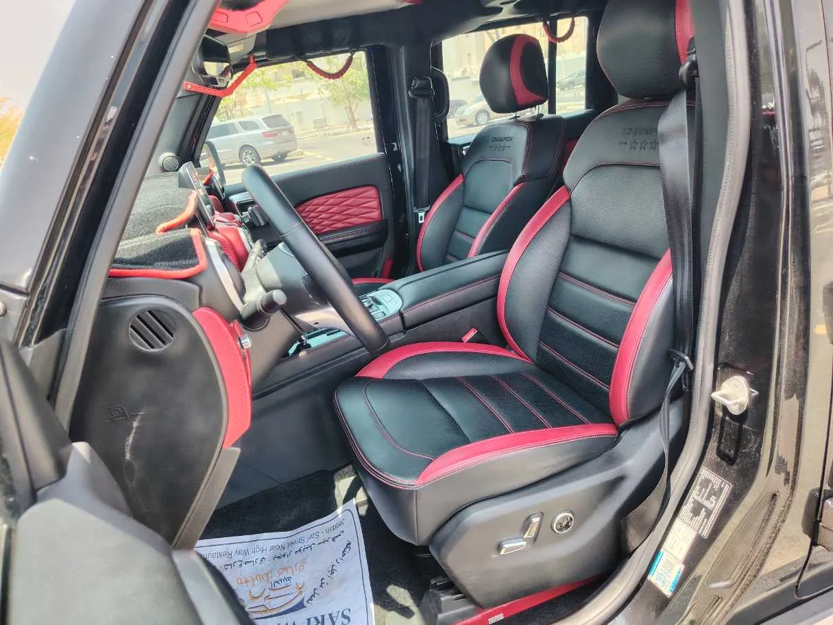 Car image 12