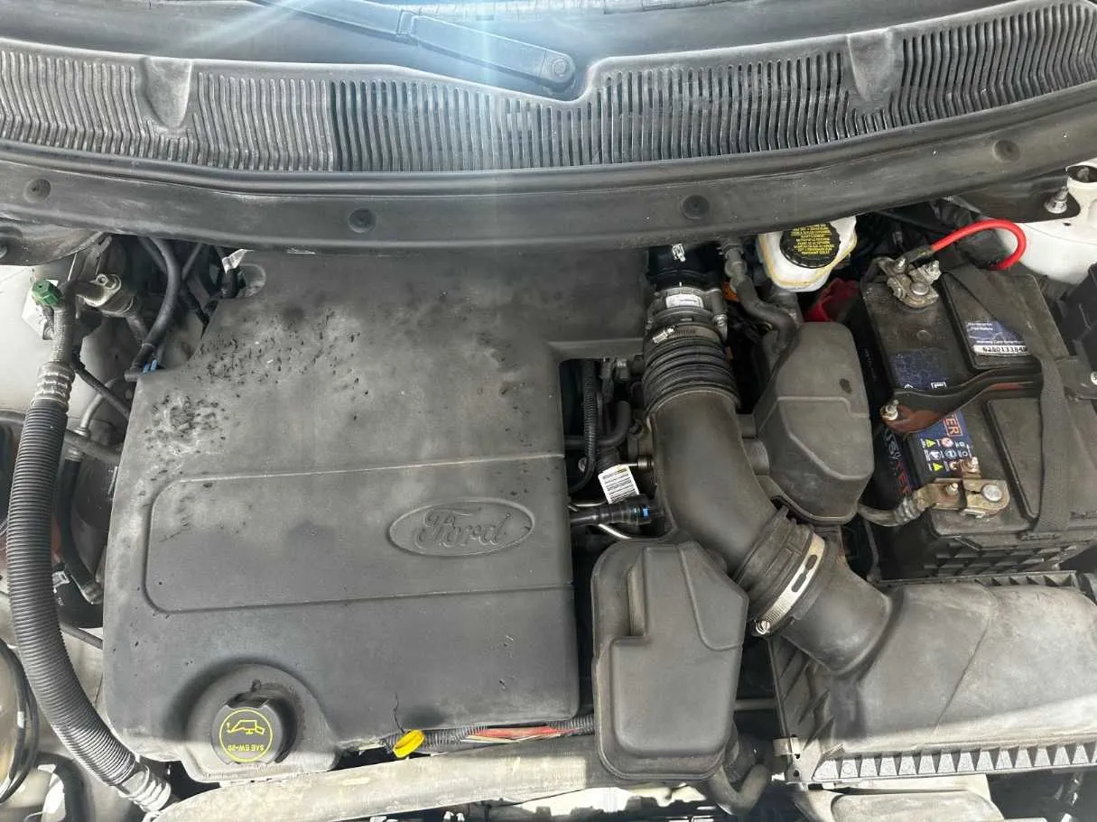 Car image 30