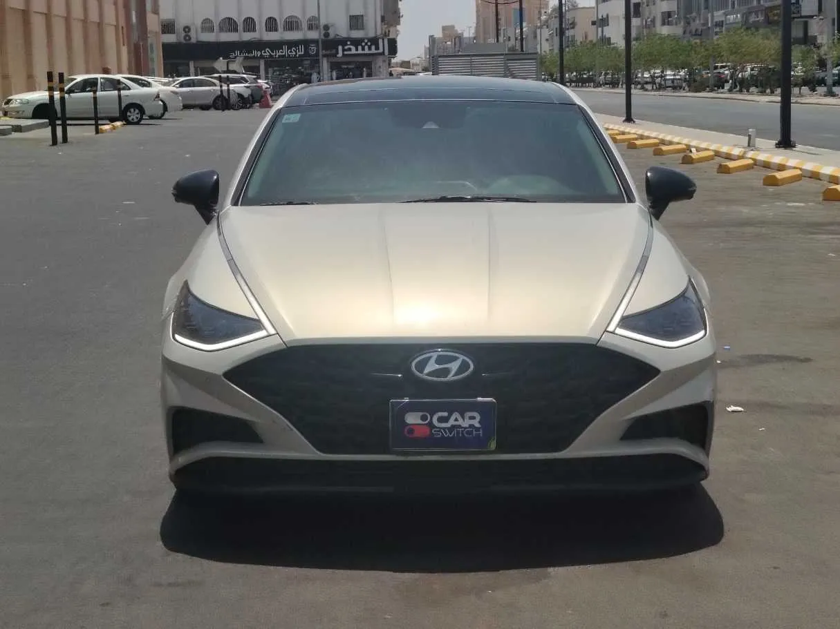 Car image 2