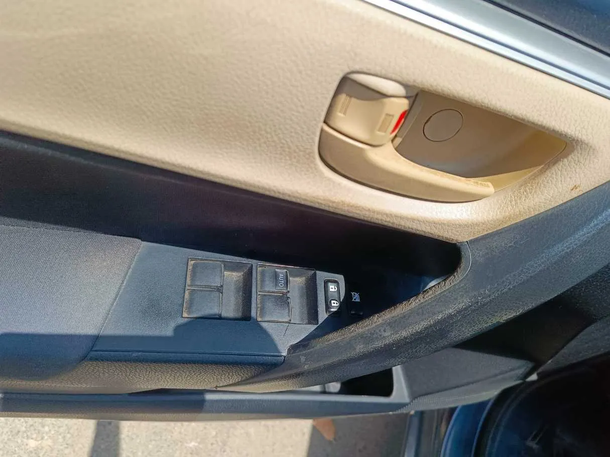 Car image 25