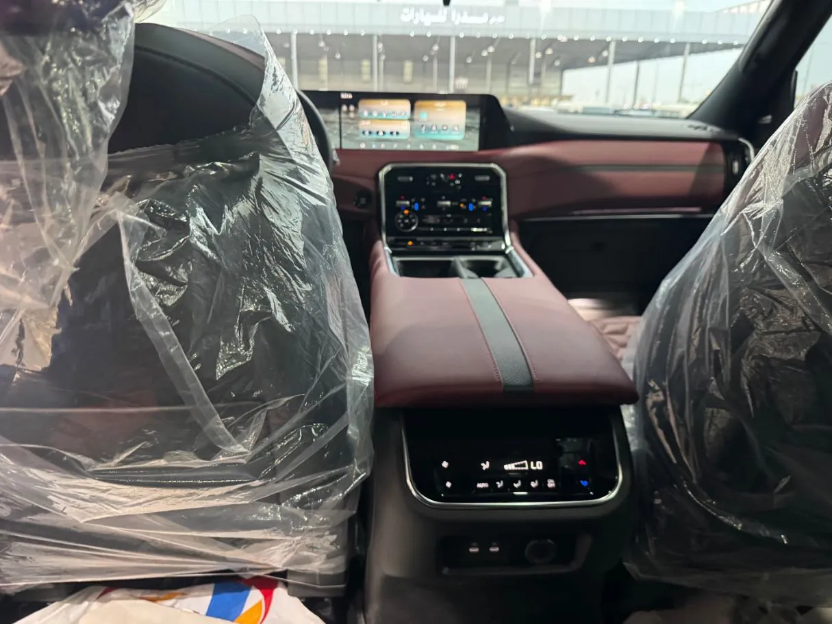 Car image 23