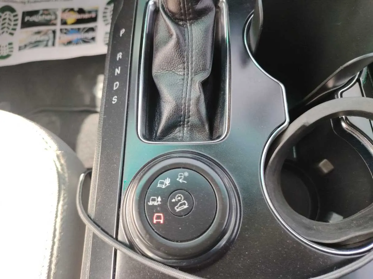 Car image 20
