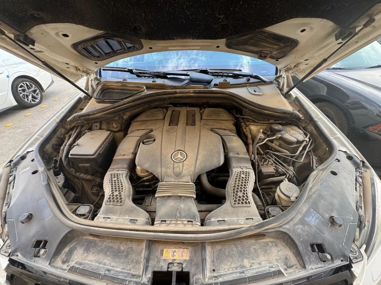 Car image 26
