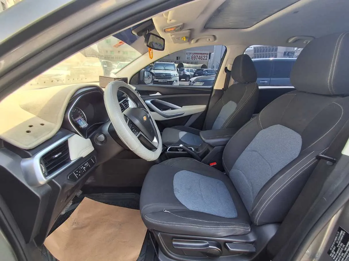 Car image 11