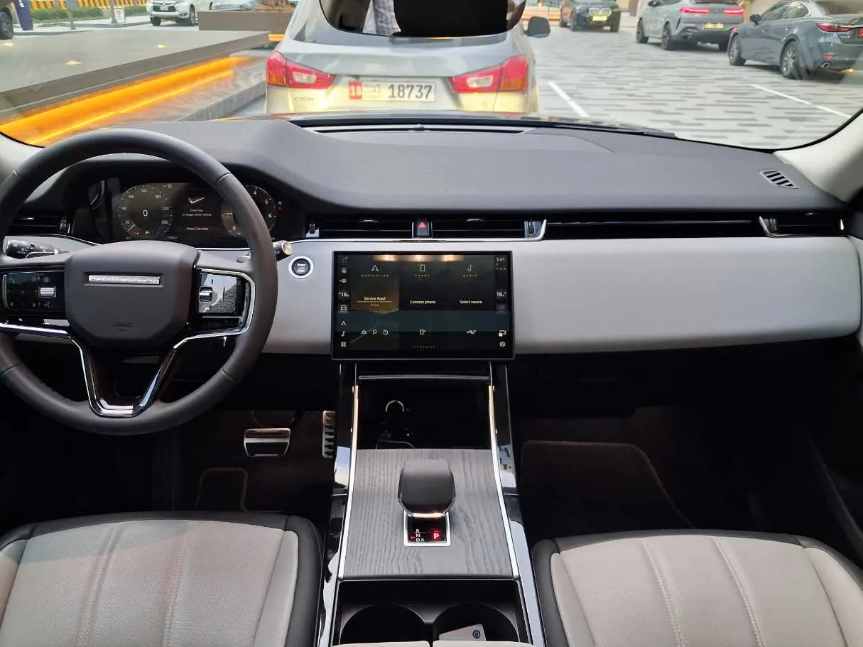 Car image 15
