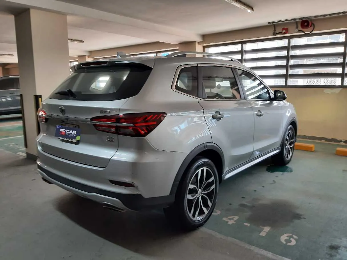 Car image 5