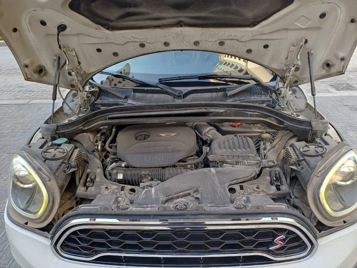 Car image 24