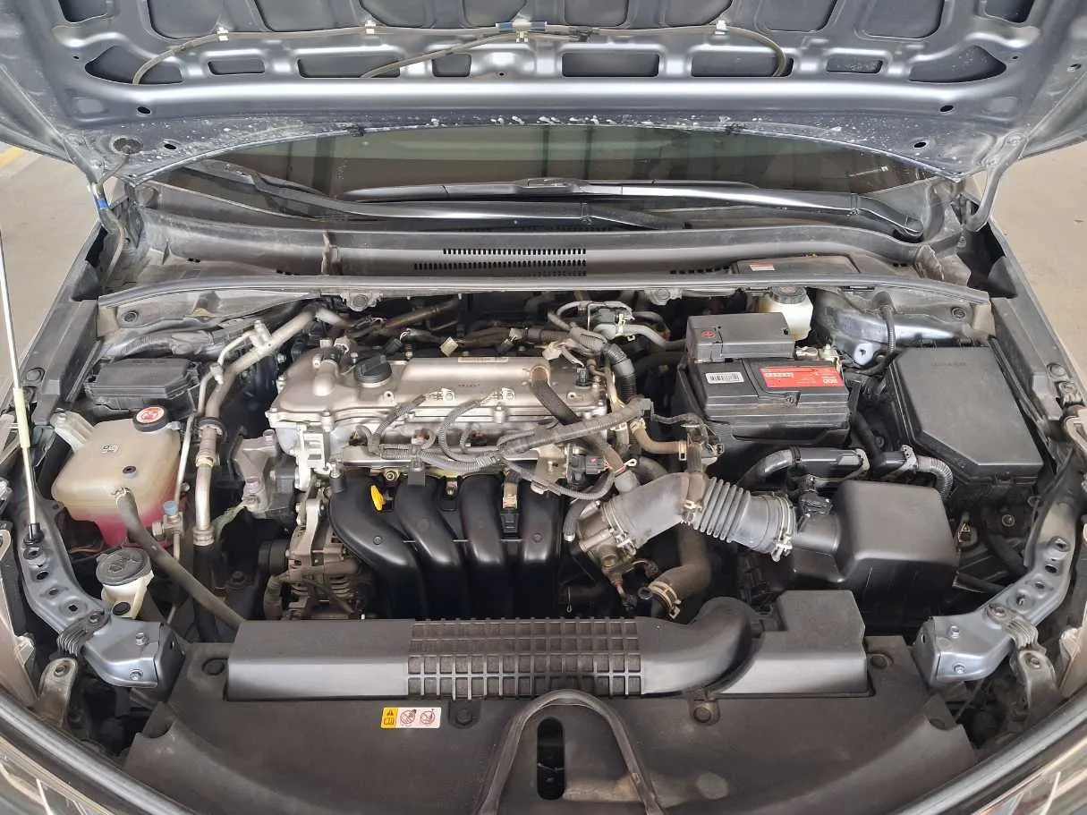Car image 19