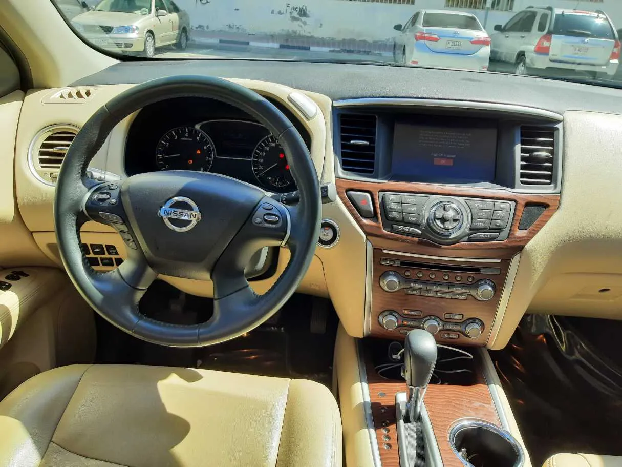 Car image 16