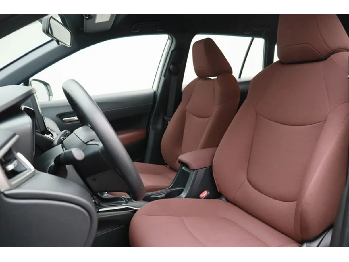 Car image 8