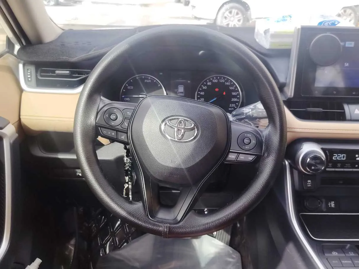Car image 20
