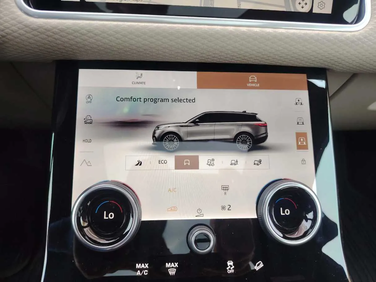 Car image 26