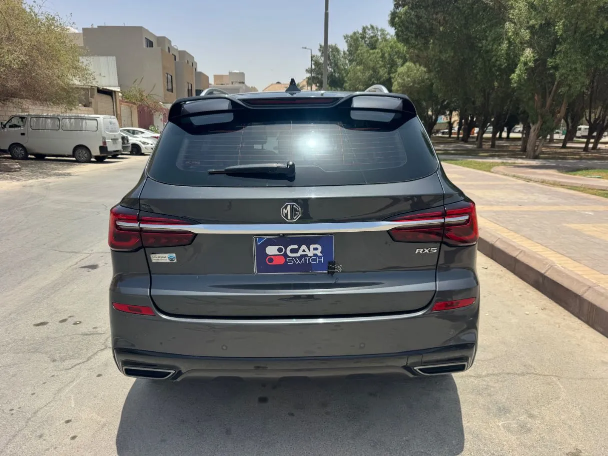 Car image 6