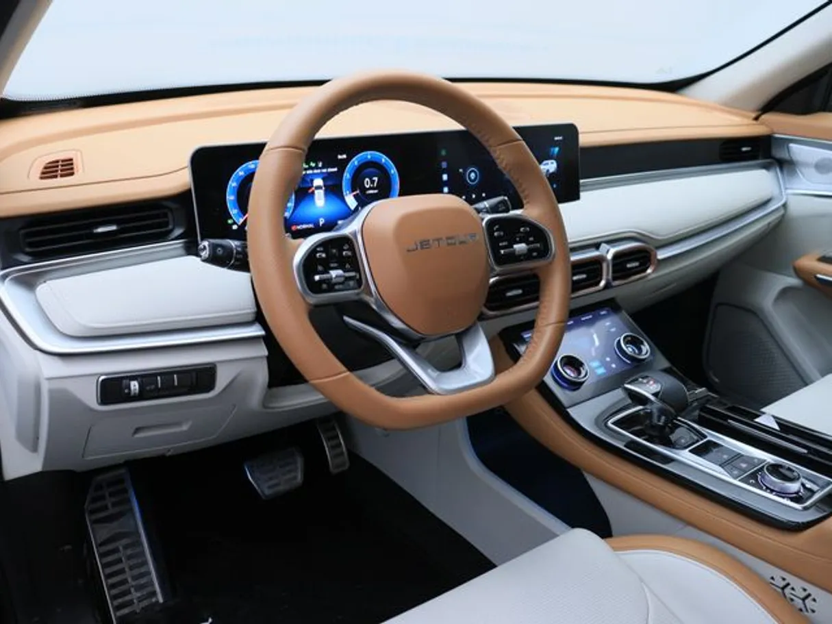 Car image 4