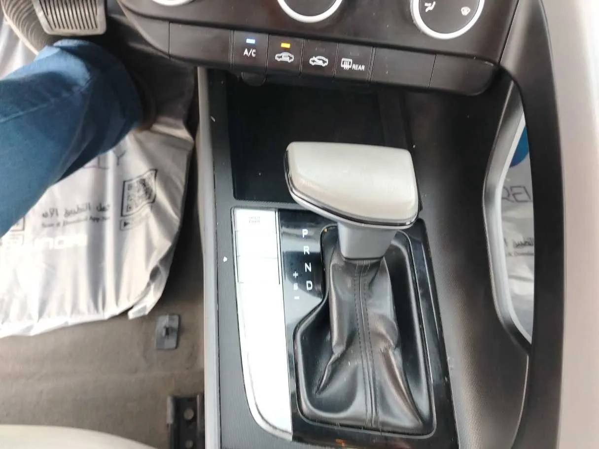 Car image 24