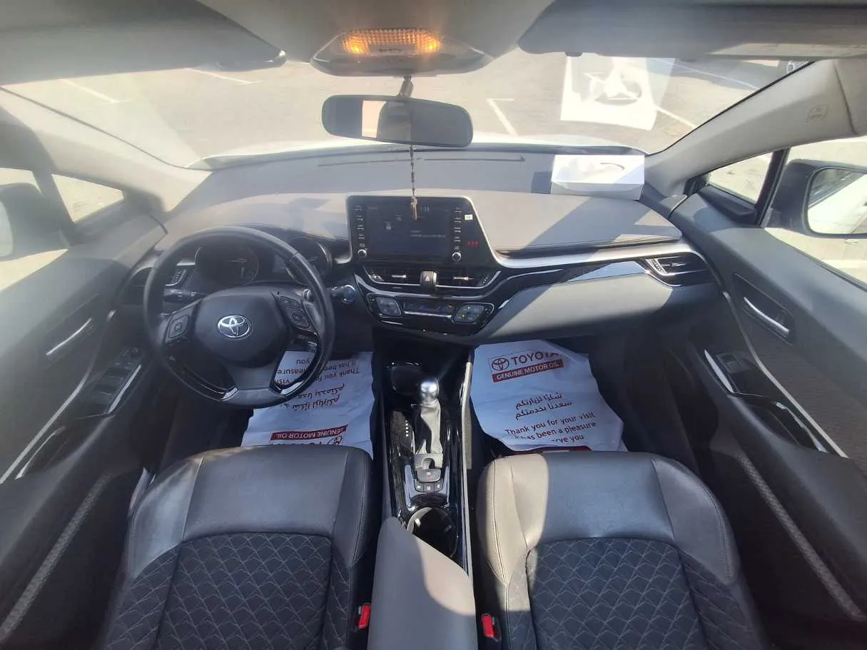 Car image 14