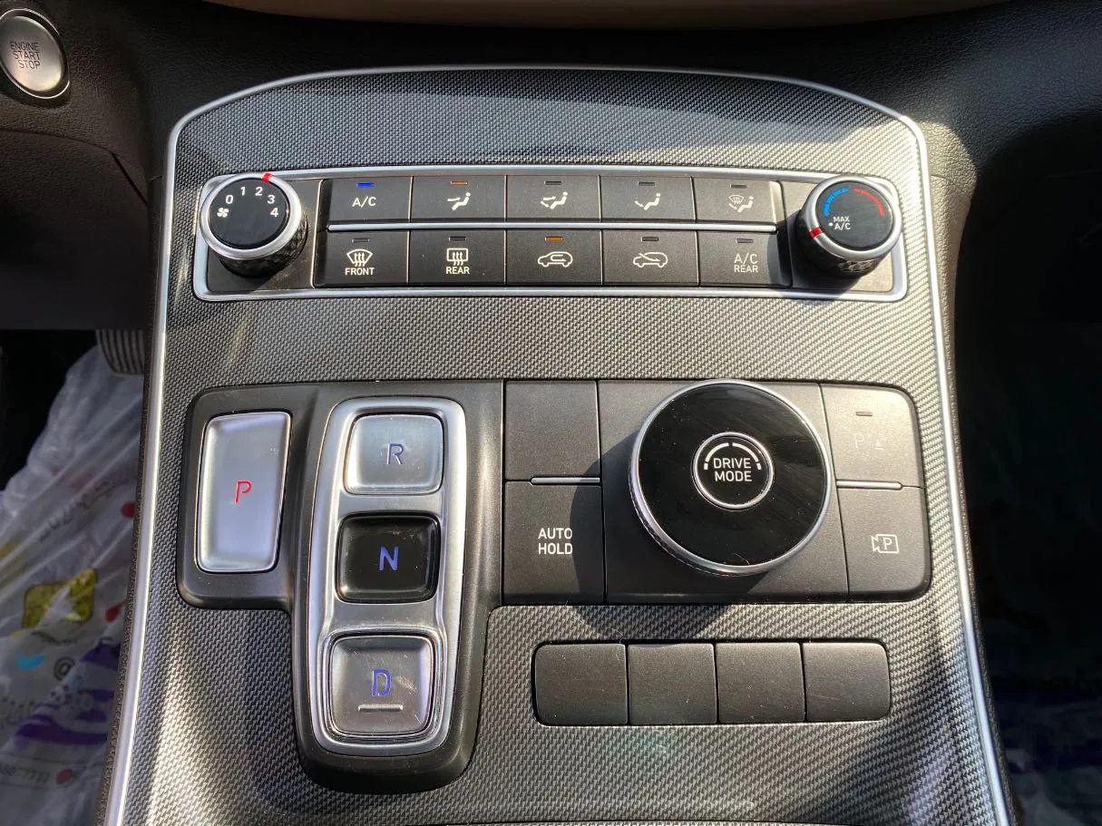 Car image 15