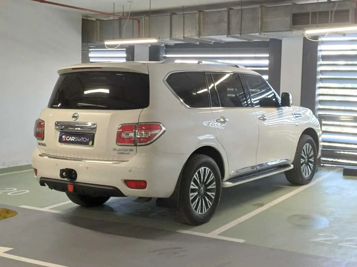 Car image 5