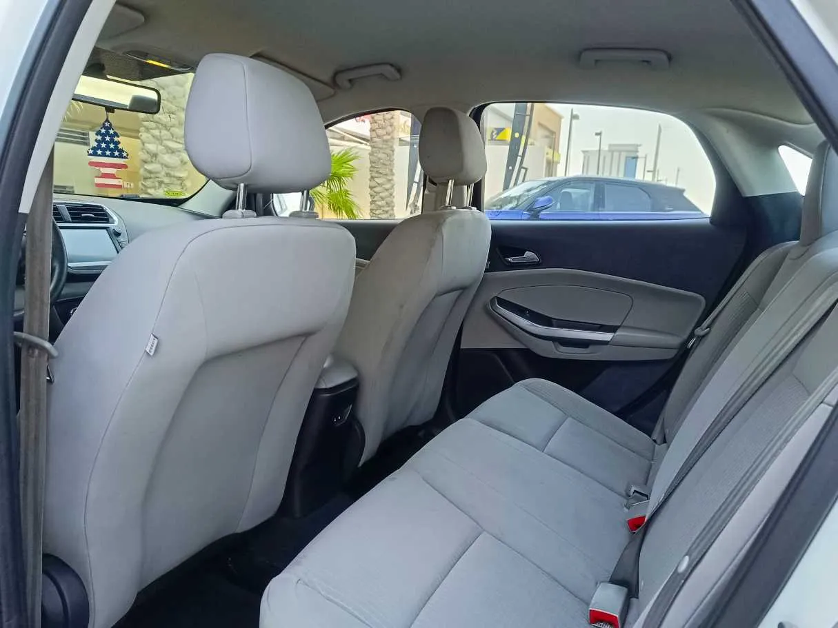 Car image 20