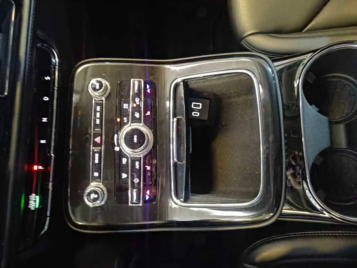 Car image 22