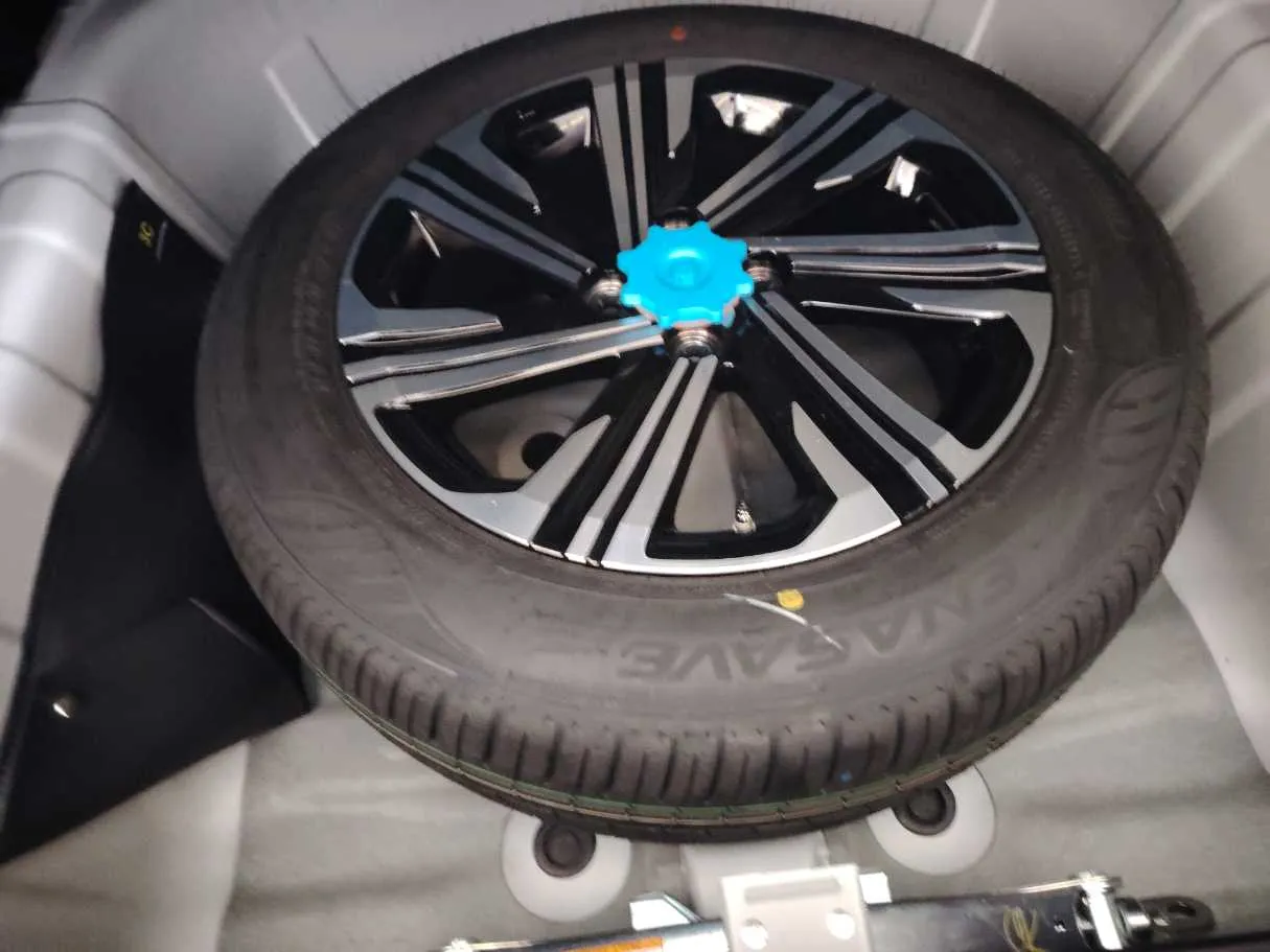 Car image 33