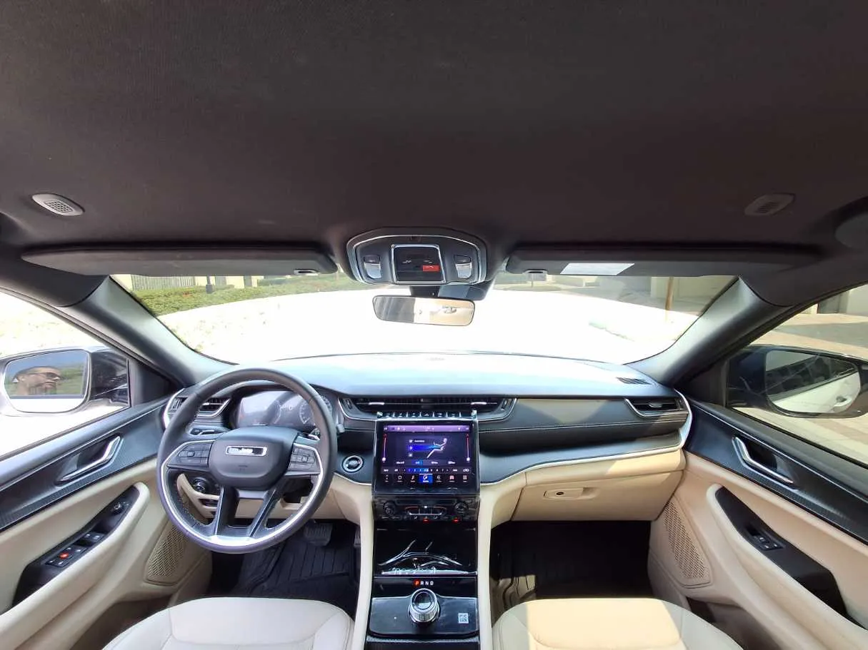 Car image 15