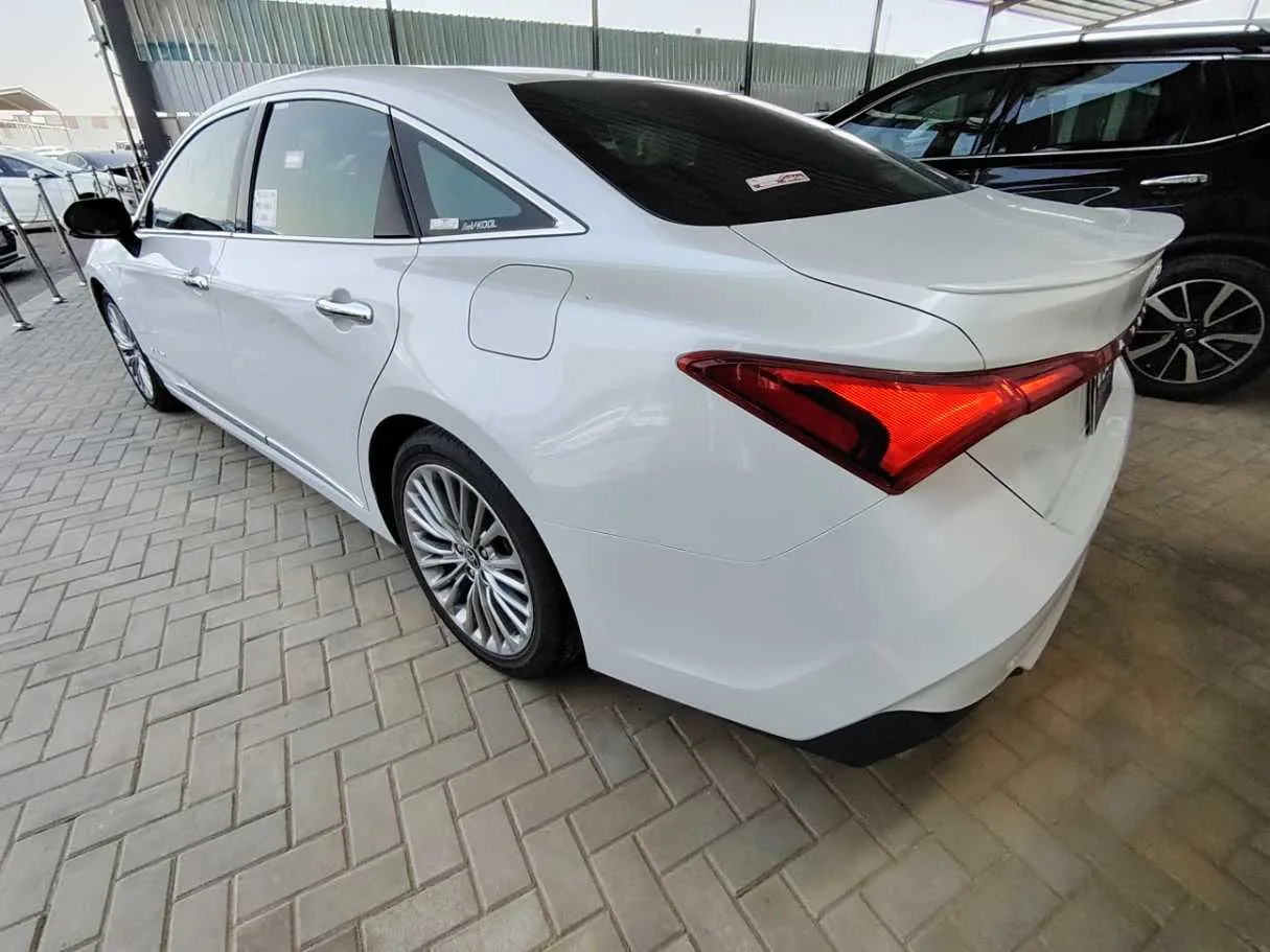 Car image 7
