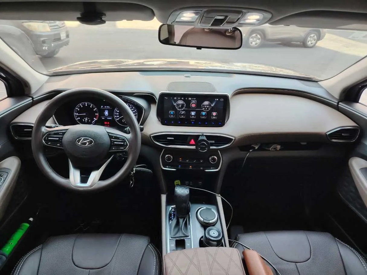 Car image 24